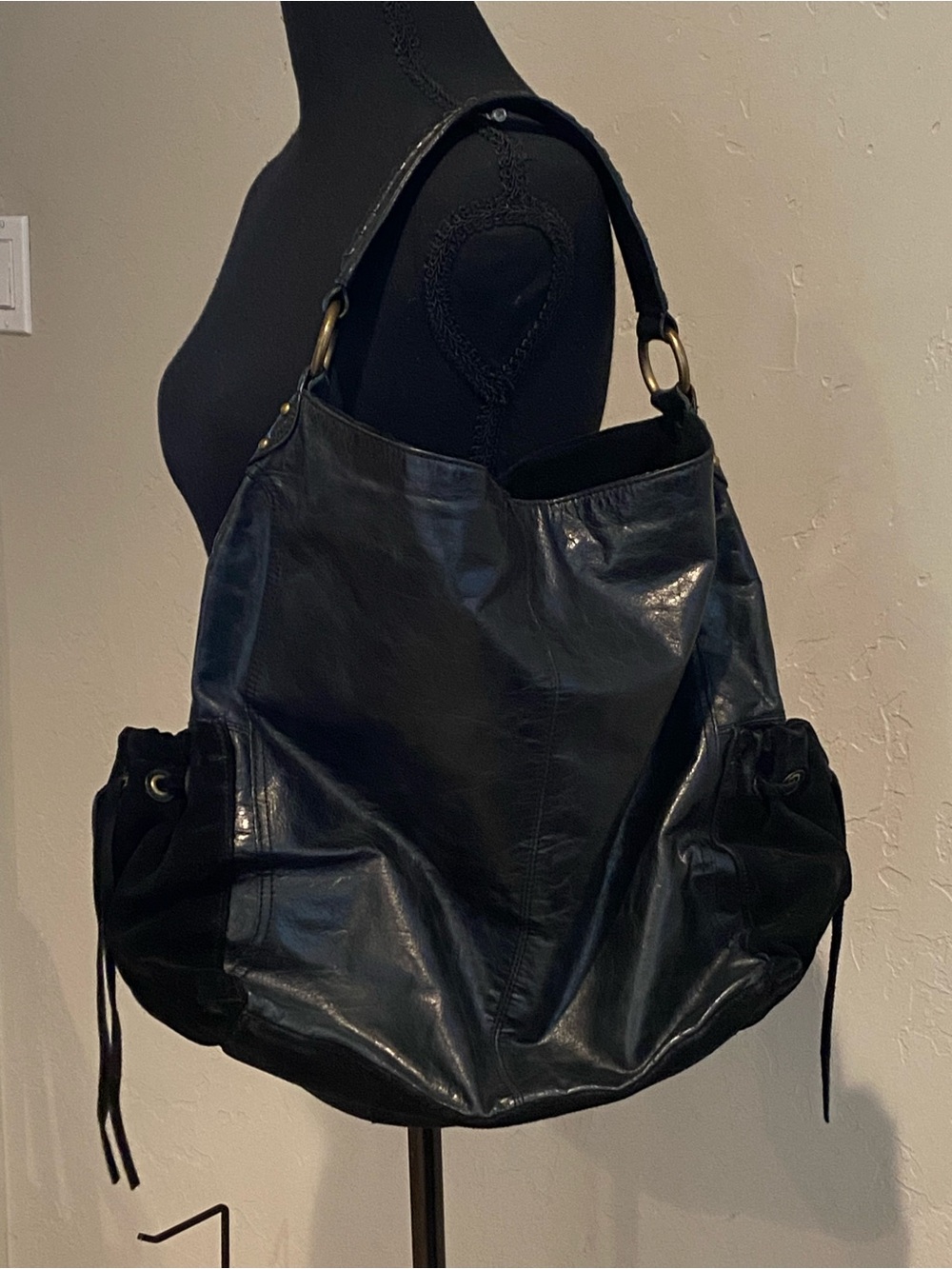 Vintage Y2K Steve Madden mixed media leather & suede hobo bag. 🔥🔥MSRP $128. - Picture 3 of 9
